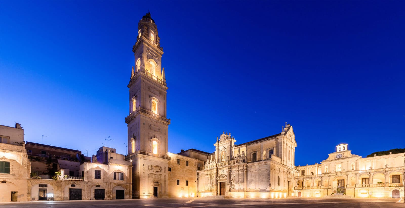 Piazza Sant Oronzo Lecce at night