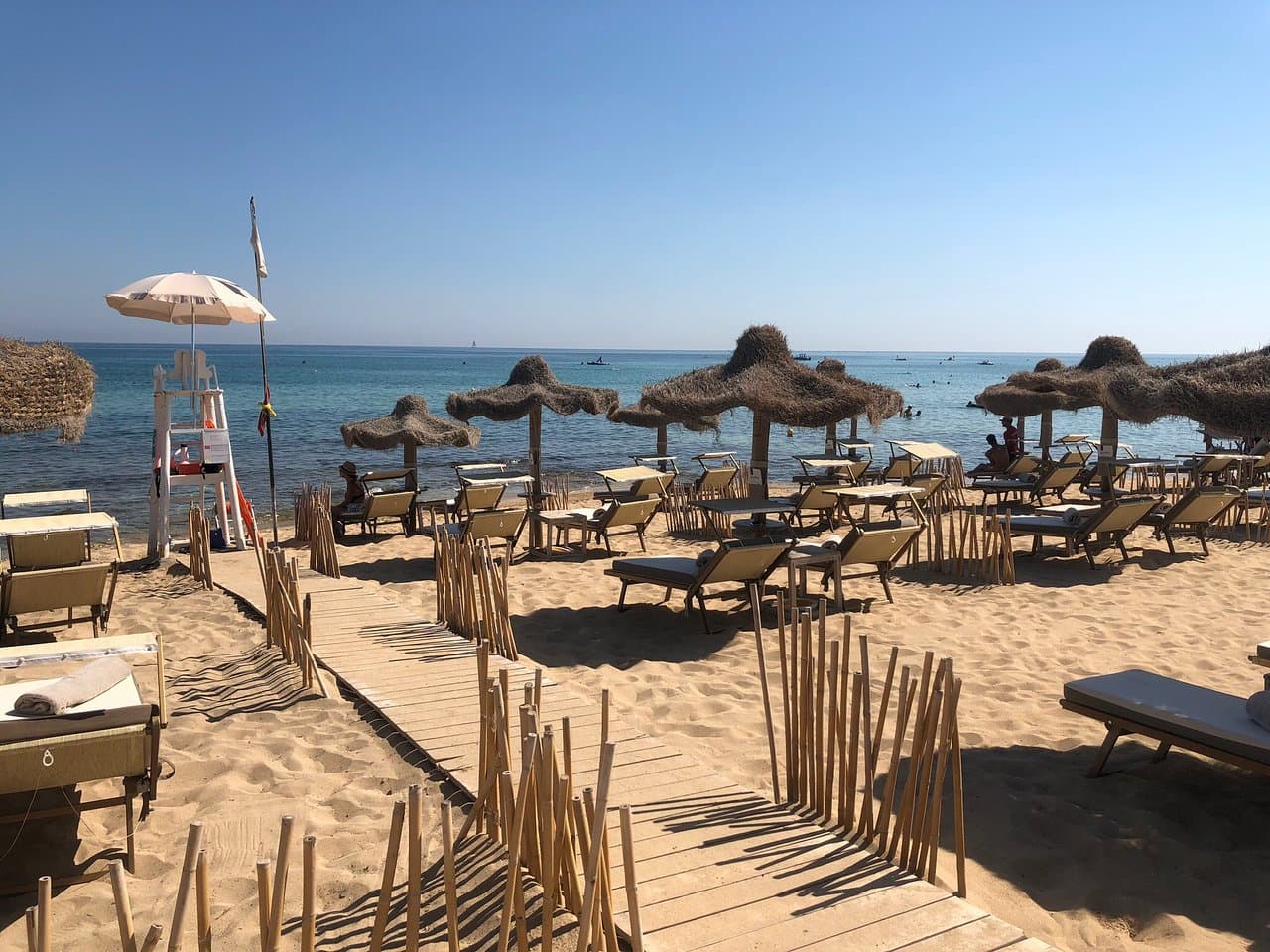 Umbrellas and sun bed at Lido bambu